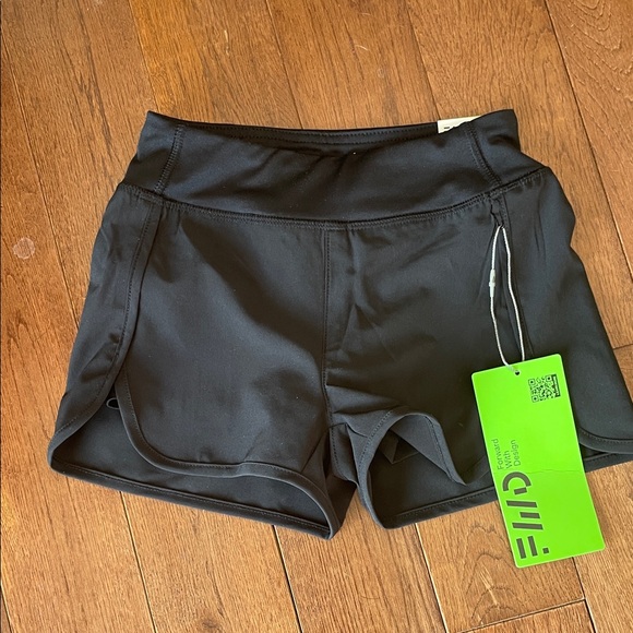 FWD Performance Shorts - Picture 2 of 4